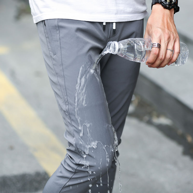 懂时尚的西裤都换成速干裤了，最流行的就这8款，别傻傻不知道