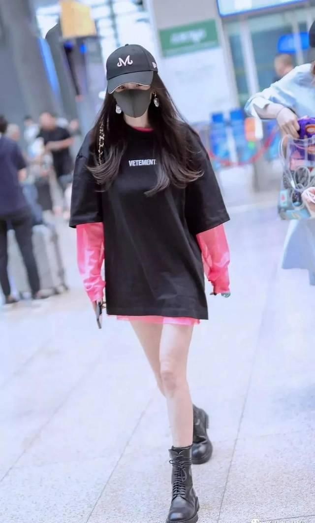  漂亮：时尚街拍示范性，这25套连帽卫衣穿衣搭配，究竟漂亮在哪儿？