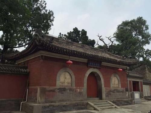 中国最神秘的寺庙，500年没接受过香火，许多当地人都不知道它？