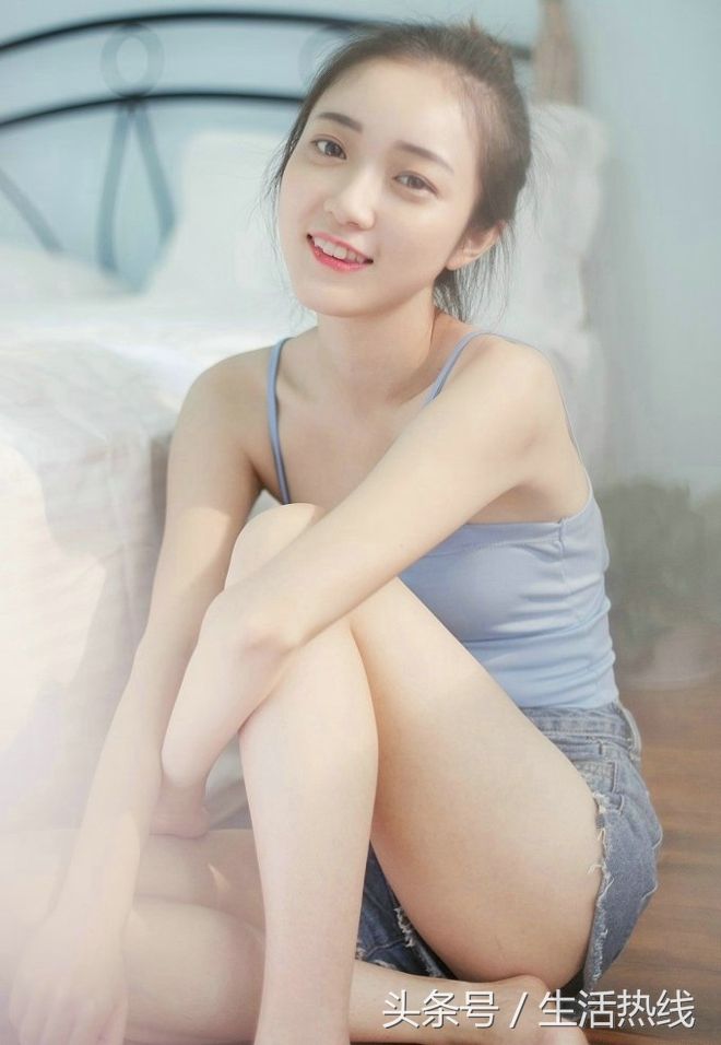 阳光气质美女，是炎热夏季里的一道亮丽风景，天使之美不容错过