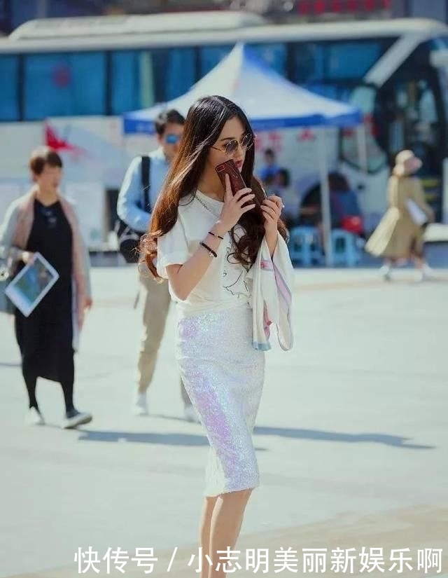 『漂亮』漂亮美女配搭高跟鞋子,简洁雅致又美丽动人