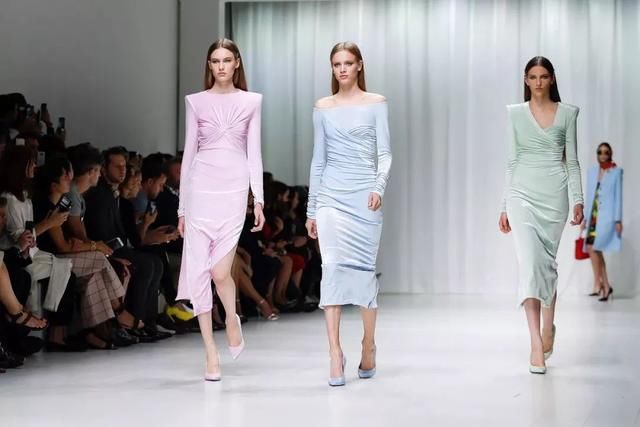 王源这种不油腻的少年感到底是怎么穿出来的？