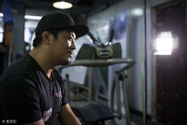 徐晓冬力挺鹿晗演搏击传播正能量，痛斥一龙打假拳更可耻