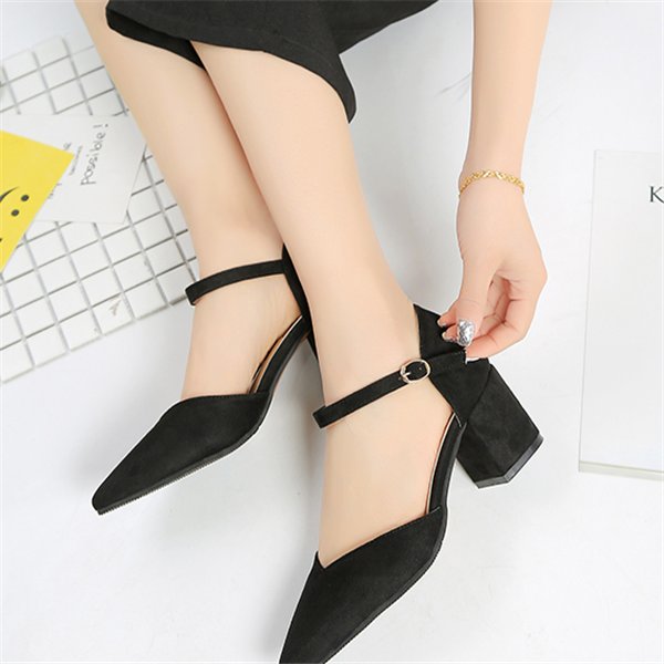 立秋别傻傻穿凉鞋了，初秋流行“名媛鞋”，洋气舒适，好穿不贵