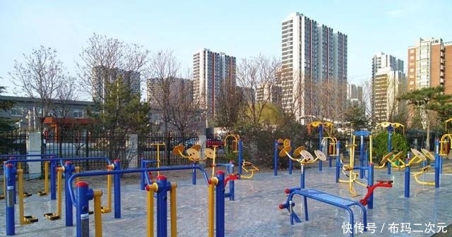  小区@春暖花开独立运动，如何利用好小区健身苑？