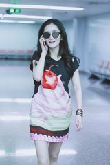 面对质疑，谢娜深夜发微博疑力挺周迅，真不是塑料姐妹！