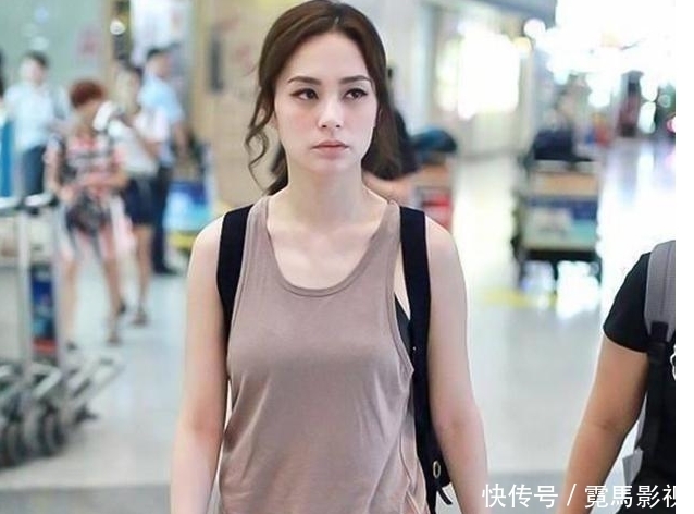 『完美地』39岁阿娇不一般!“男人汗衫”也能穿出凹凸感,这身材实在抢风头