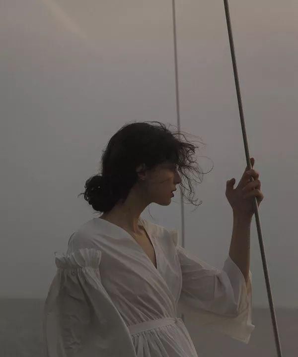 『白裙子』今年最美最流行的裙子,显白又高级,回头率200%!!