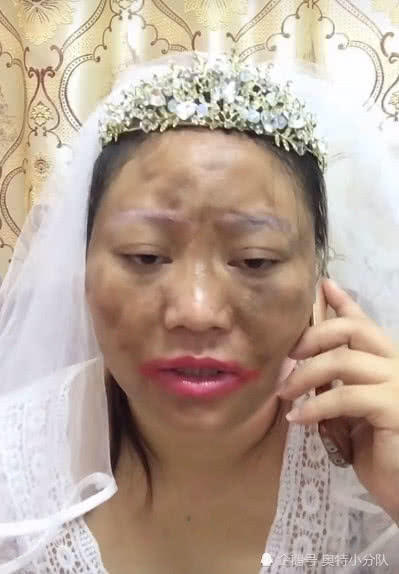 大妈又土又老又丑又胖，化完妆后：大眼睛尖下巴拯救了整张脸