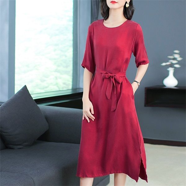 表姐结婚，妈妈就穿这种高贵裙，档次还显嫩，大家盛赞好看有眼光