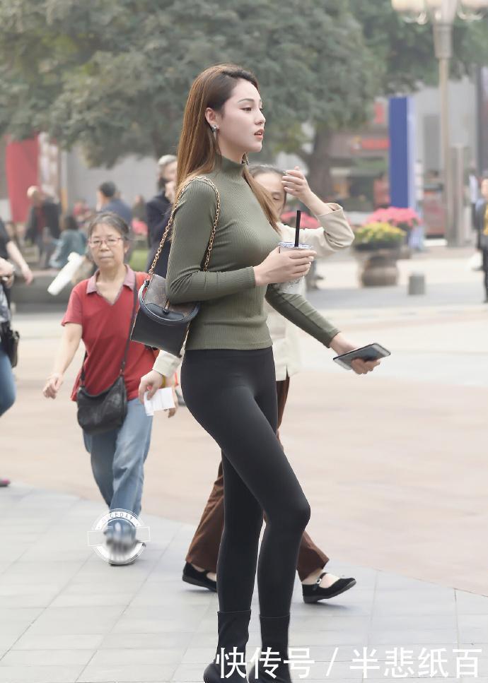 紧身裤|街拍文化,紧身裤给人活力感,站出良好姿态