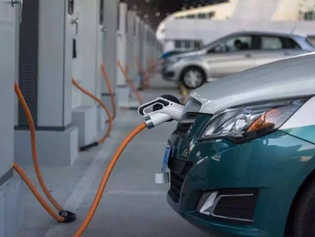  摩托车@摩托车和电动车被禁止，孩子上学怎么办？专家给出说法