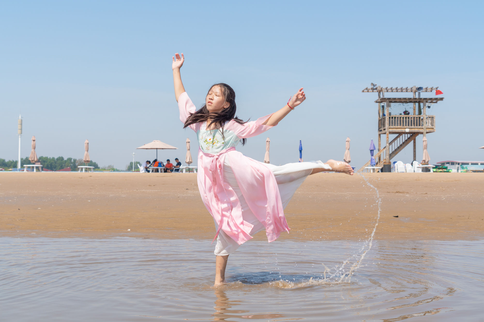 用三天两夜的时间，在风光秀美、沙暖潮平所在，找寻最正宗的唐山