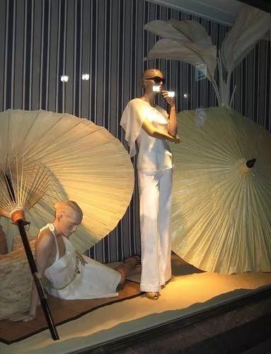 没想到!她把《演戏攻略》中的元素用在橱窗里,高级炸了!