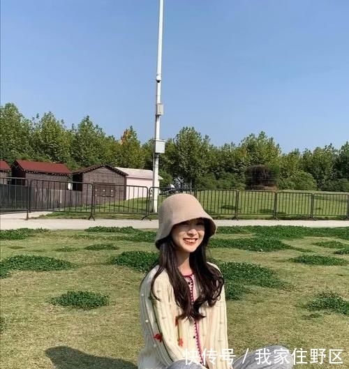  [搭配]听说在暖春之际，甜美又保暖的毛衣开衫，与仙女们更配哦