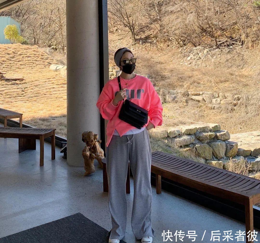 「春天」春天怎么穿卫衣才时髦?不如跟着这些街拍潮人学搭配!