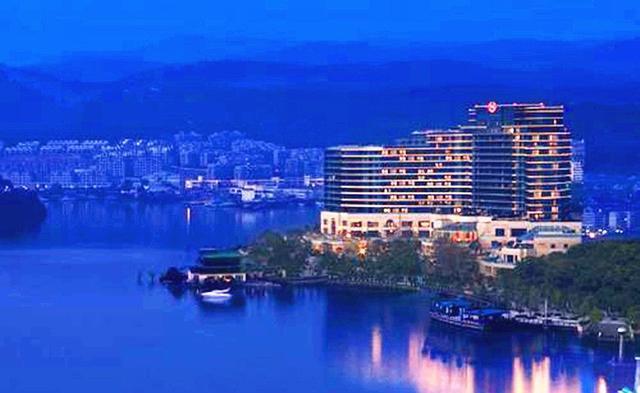 杭州54年前吞并了浙江第一大县,控制了上千个岛,还跟黄山成邻居