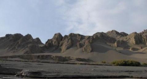 中国最大玛瑙滩绵延几十平方公里，仅用四年，就被掠夺殆尽了