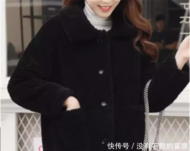 『舒适』羽绒服已经过时了!今冬时兴“羊羔毛外套”,减龄保暖又显瘦!
