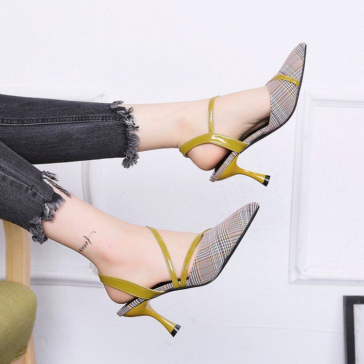 女人鞋子别穿太寒酸，看看下面这新款高跟鞋，从脚绽放美丽