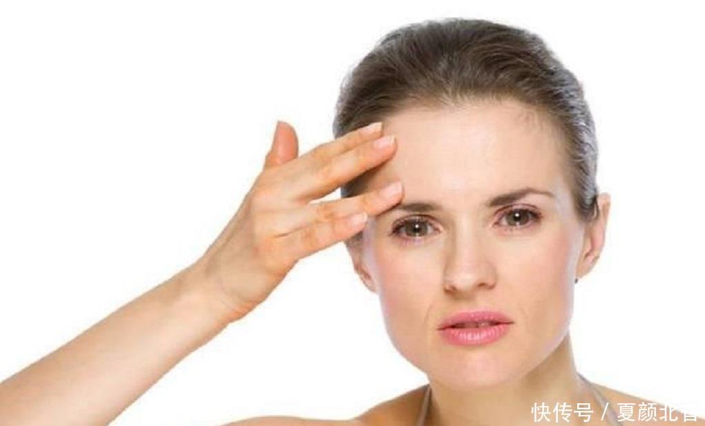  白淡斑■巧用白糖加“它”敷脸，不出半个月美白淡斑又亮肤，比面膜都好用