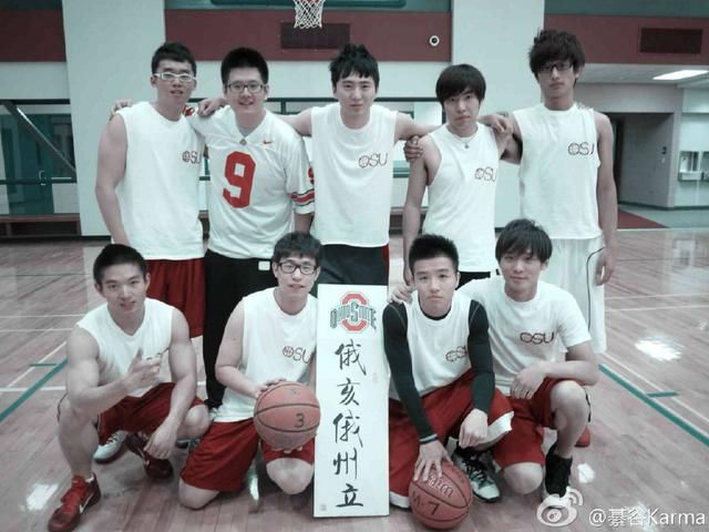 郑爽新男友微博账号曝光，曾在美国留学，深夜表白郑爽说了这些话