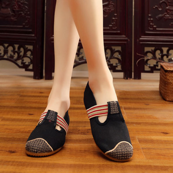 9月秋游，高跟鞋送人吧，老婆穿这样的懒人布鞋，漫步透气不累脚