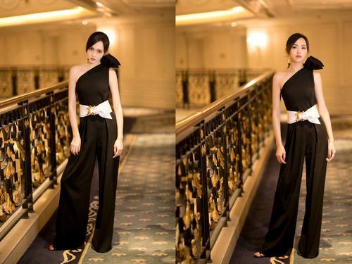 唐嫣真厉害，露肩连体裤惊艳全场，网友：上厕所怎么办