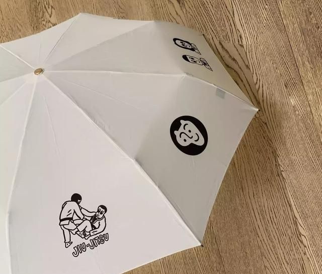  【联名】肯德基x防晒霜，安踏x臭豆腐？有趣的联名还能怎么玩？