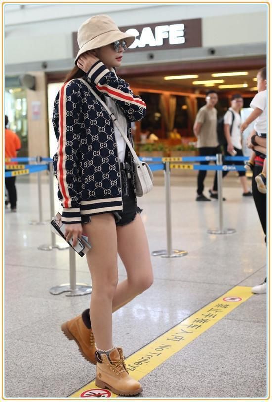 没有戚薇的筷子腿真别穿手撕热裤，否则会跟沈梦辰一样满屏尽尴尬