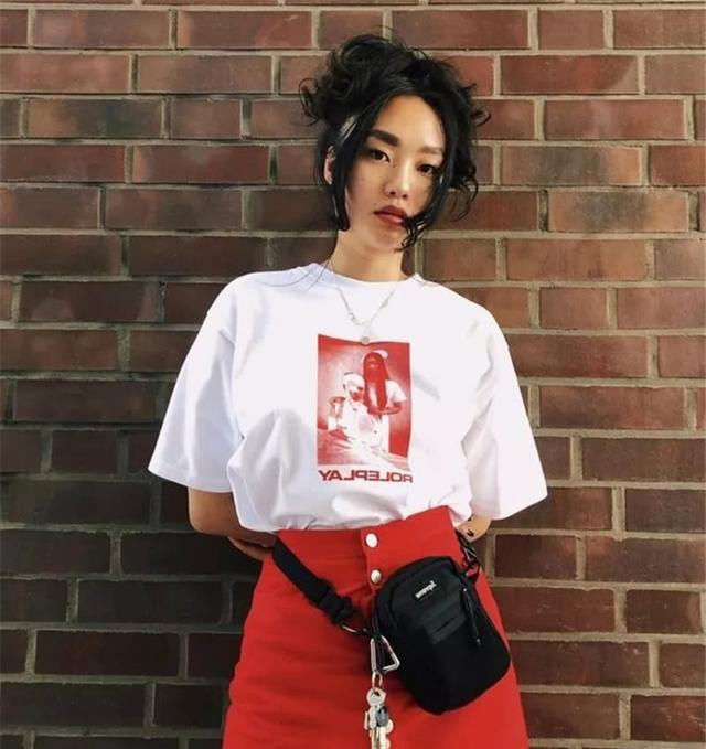『款式的裙子』小个子女孩裙子别乱穿,这3条裙子,穿上马上增高5厘米