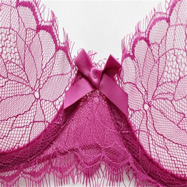 现在的女人贴身都这样穿，若隐若现凸显迷人身材，穿的我脸红