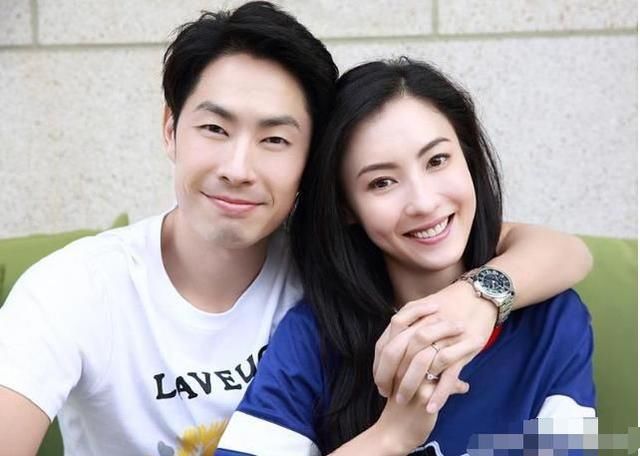 张柏芝穿印花连衣裙撞上范冰冰，网友:时尚和气质对比一目了然!