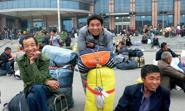  亲戚家@农民进城办事，不住城市亲戚家，反而选择花钱住宾馆，为