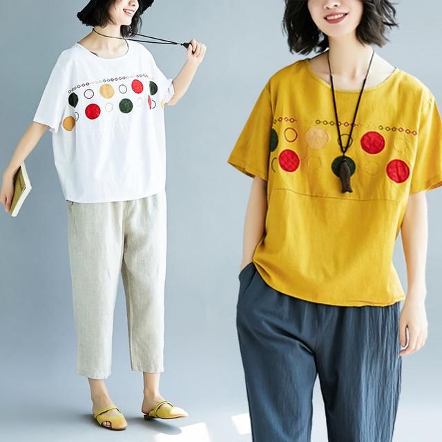 女人别傻傻只穿T恤短裤,瞧瞧这种穿法,上身时尚显气质