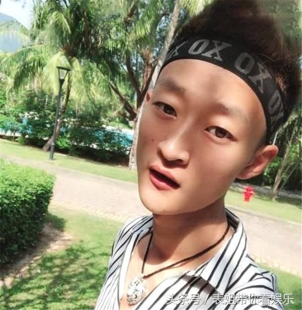 快手祁天道遭哈尔滨小松实名举报教坏青少年 网友：速封杀