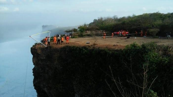 游客巴厘岛自拍坠崖下落不明 搜寻工作仍在进行