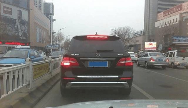  汽车■当听到汽车的喇叭响3下,你知道什么意思吗?老司机:懂了在