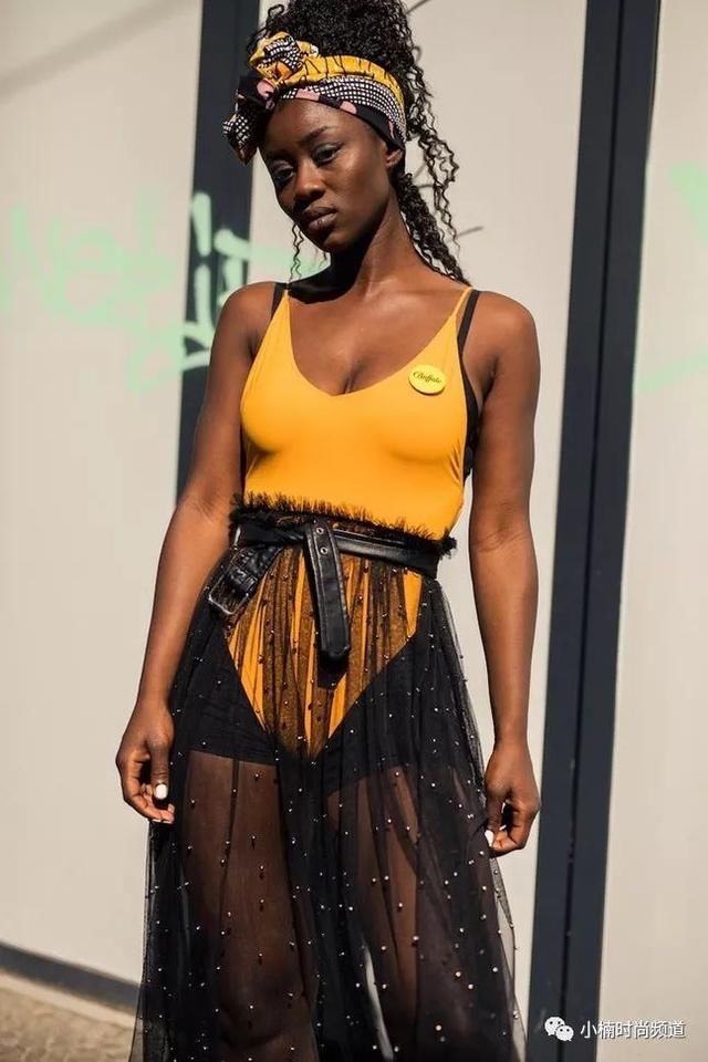 跟随德国女人的脚步，穿出颠覆着装法则的强势风格