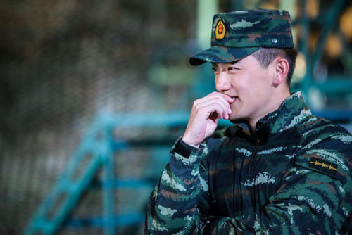 何捷对张馨予是不是一见钟情,看过这几幅图片你就明白了