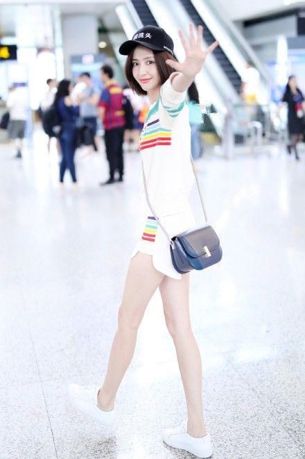 饿上30天都不能有这腿，佟丽娅漫画腿超美腻!