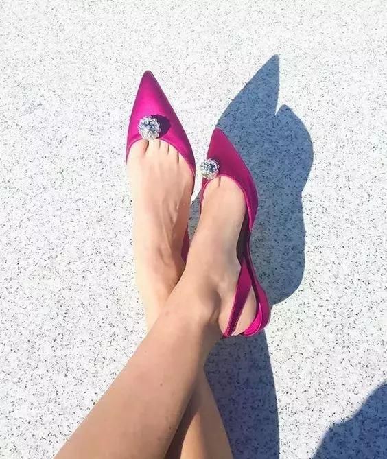 挑婚鞋挑到崩溃?让史上最全婚鞋攻略拯救你!