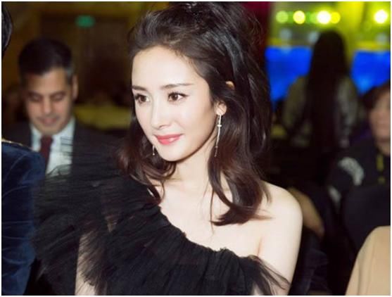 杨幂发手游广告遭家长谩骂,什么奇葩理由都有,大幂幂无辜躺枪?