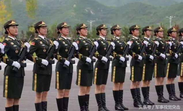阅兵时，女兵为什么穿“丝袜”？说出来你都不一定会信