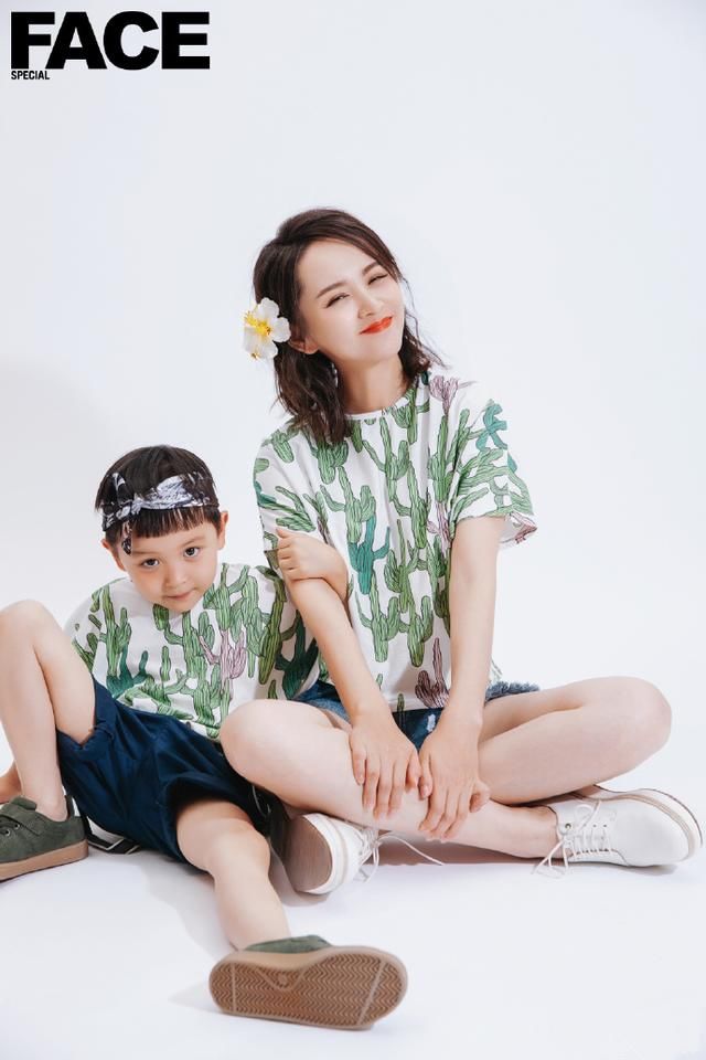 亲子装还能这么穿？邓莎大麟子私服穿搭大玩撞色，时髦又耐看