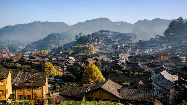 “迷失”的千户苗寨，让游客纷纷哭诉，坦言这辈子都不会再去了！