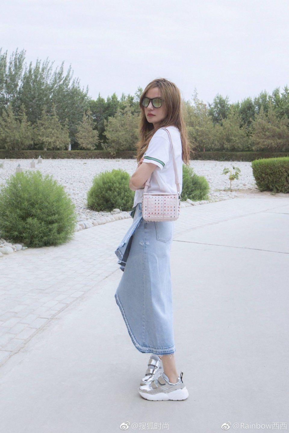 赵薇迷之喜爱厚底鞋，五千块一双鞋直接买两双，果然有钱任性啊!