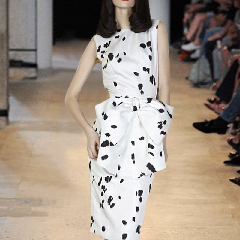 第一次见到这么美的欧式连衣裙，比碎花裙美百倍，路人都能变女神