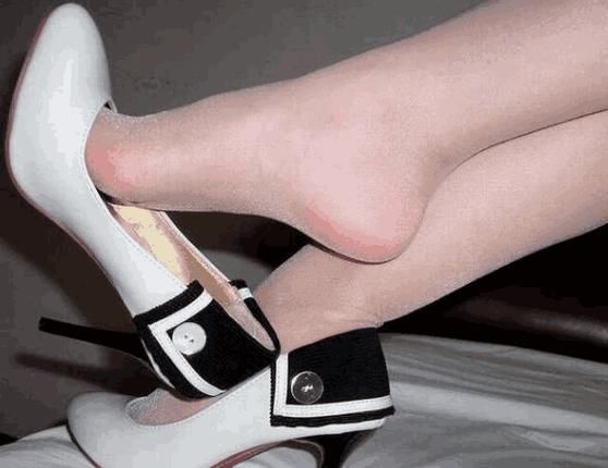 空姐穿的丝袜和普通丝袜有哪些区别，这些细节你们多数不知道