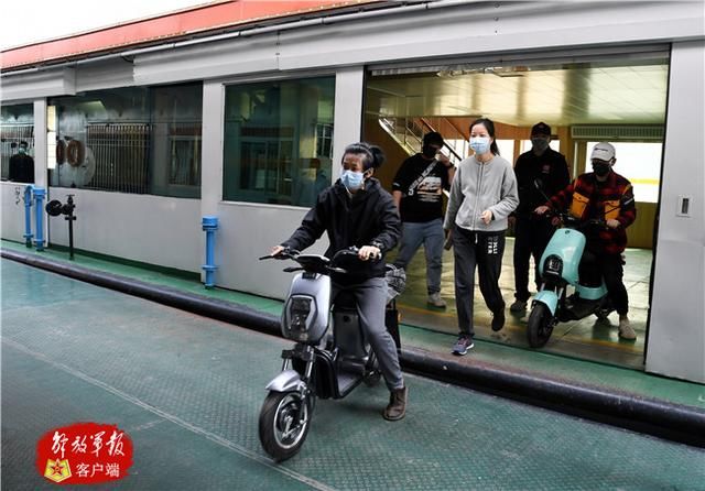 『武汉天河机场』解放军报记者全景式记录武汉解封